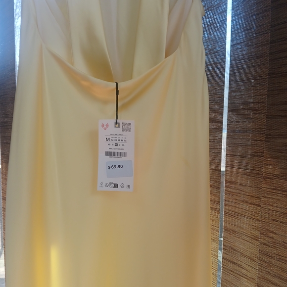 Zara Pale Yellow Halter Backless Satin Maxi Dress - Picture 4 of 8